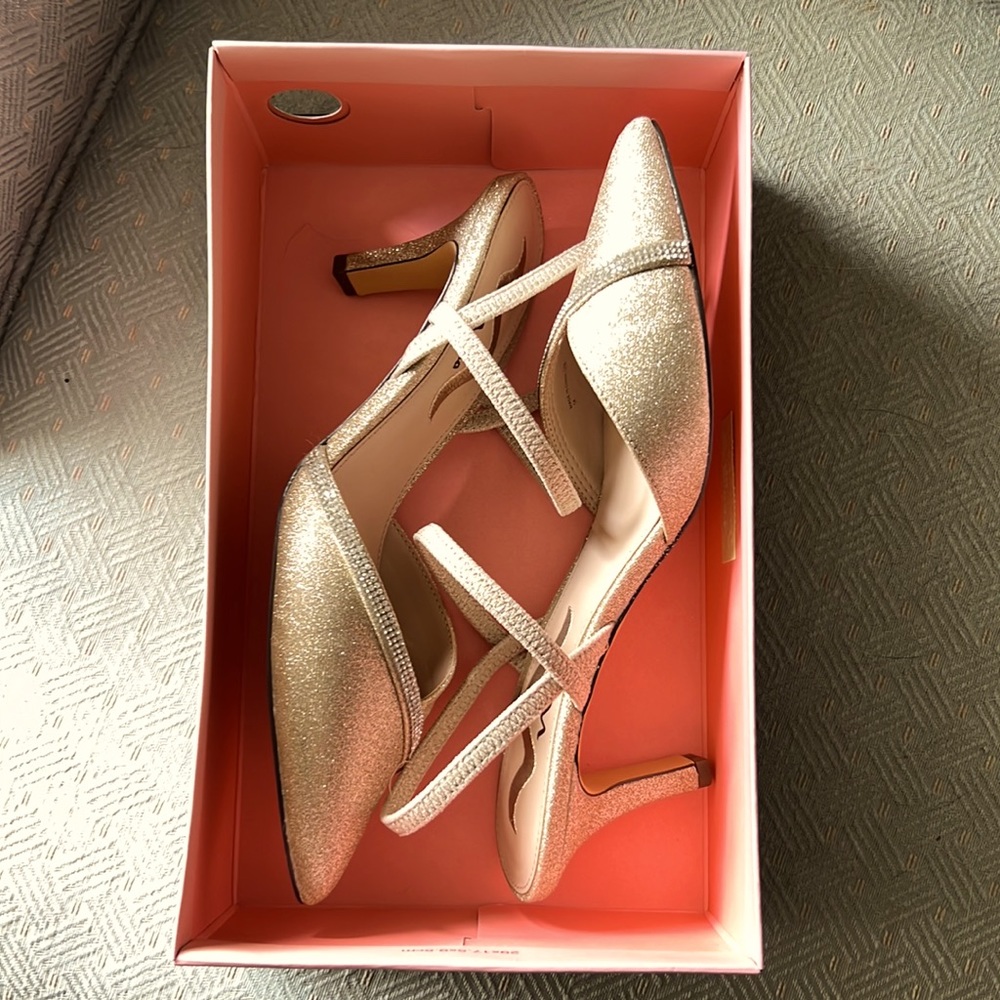 Nina Beckie in Platino colour